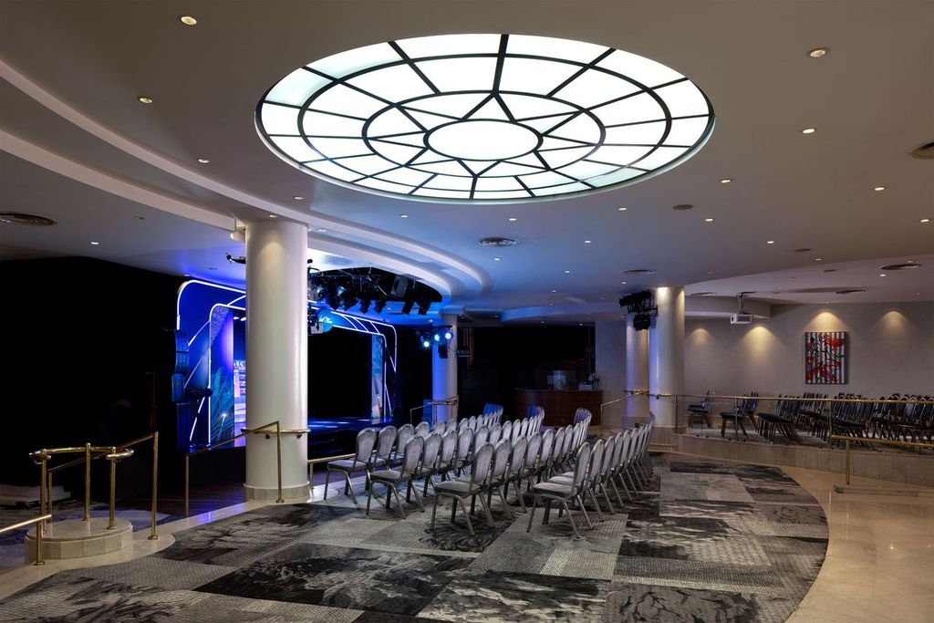 יו מגיק פאלאס