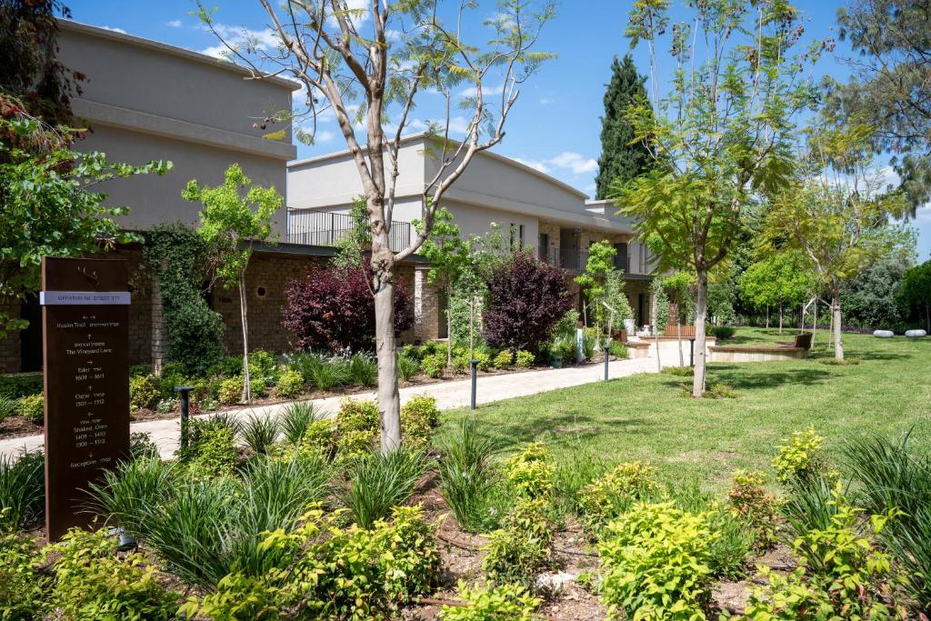 ישרוטל איילה