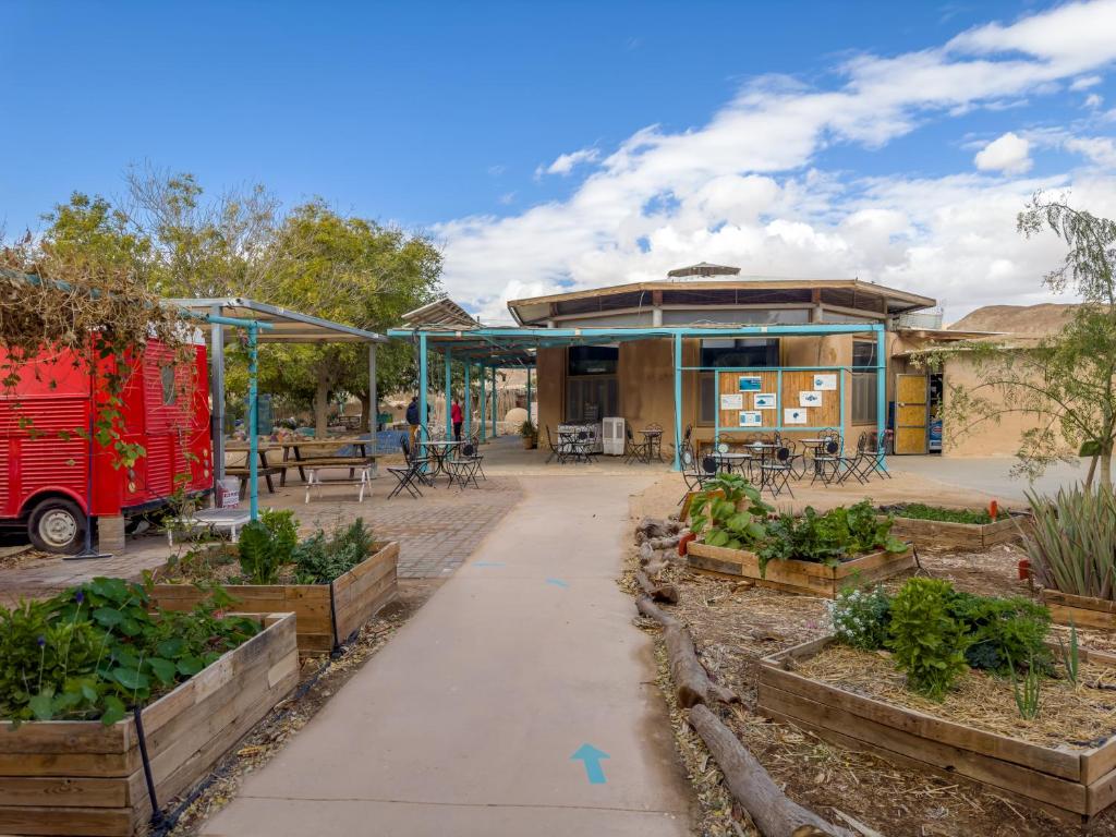 מטיילים לוטן