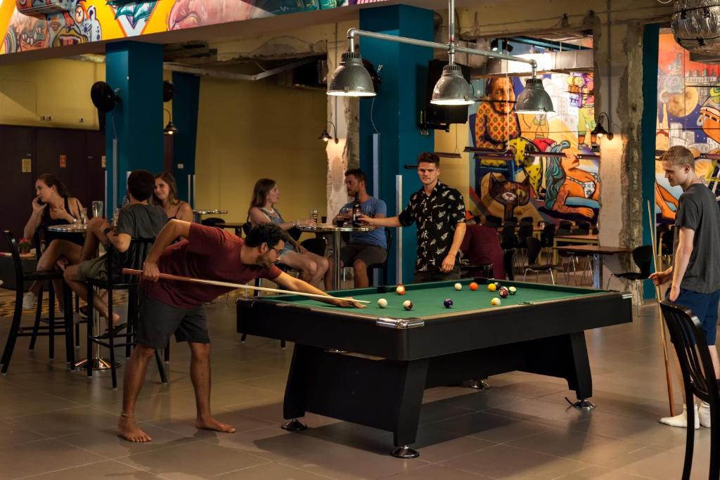 אברהם תל אביב