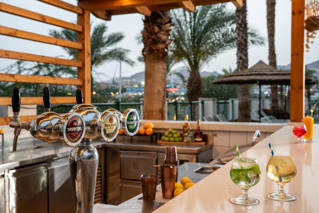 יו מגיק פאלאס