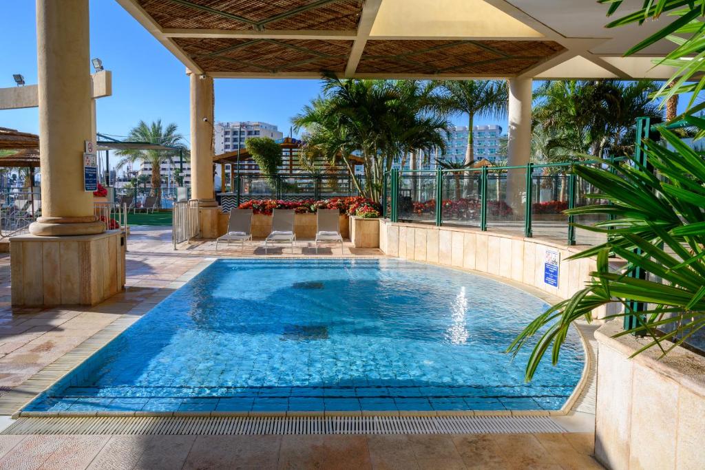 יו מגיק פאלאס