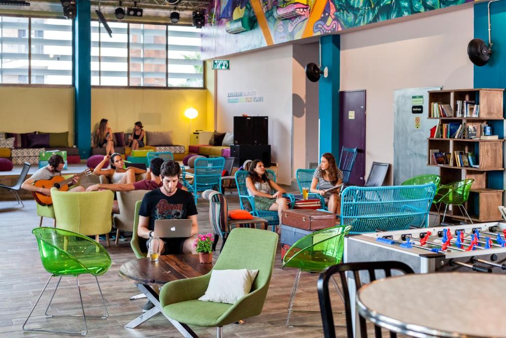 אברהם תל אביב