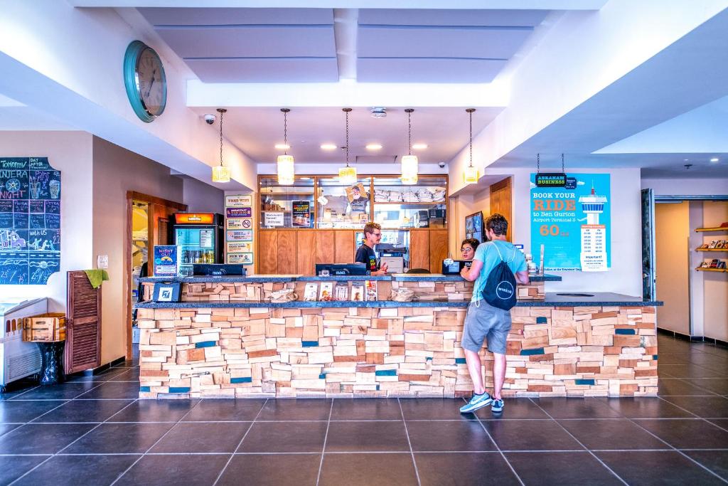 אברהם תל אביב