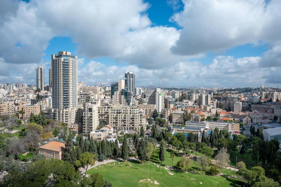 לאונרדו פלאזה