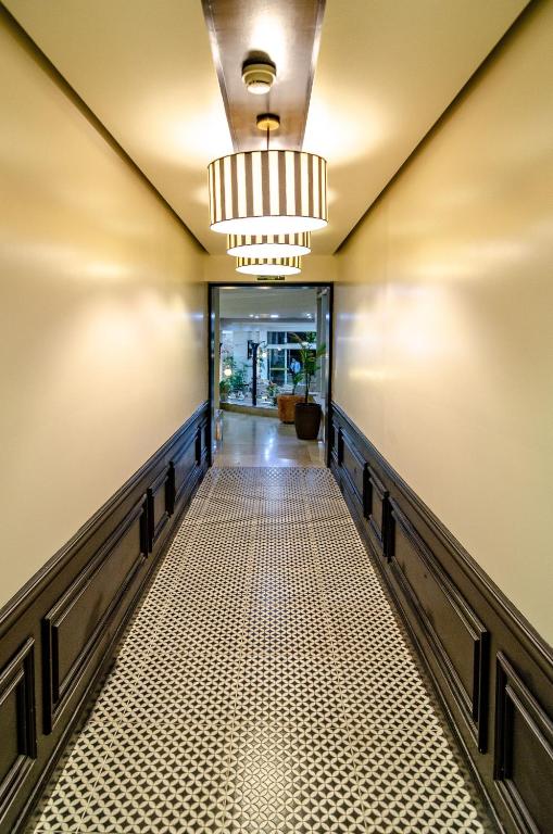 רויאל פלאזה