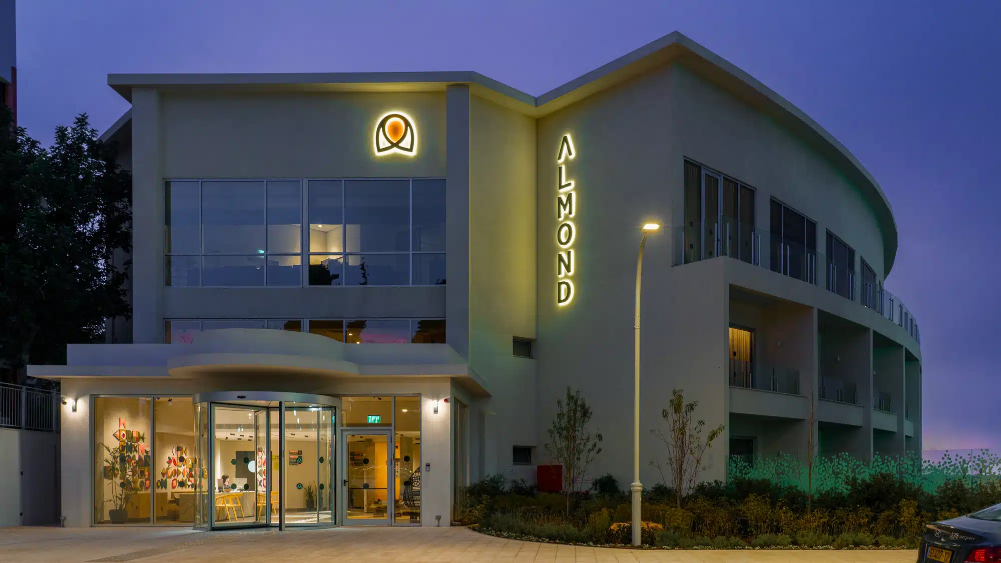 אלמונד נווה אילן