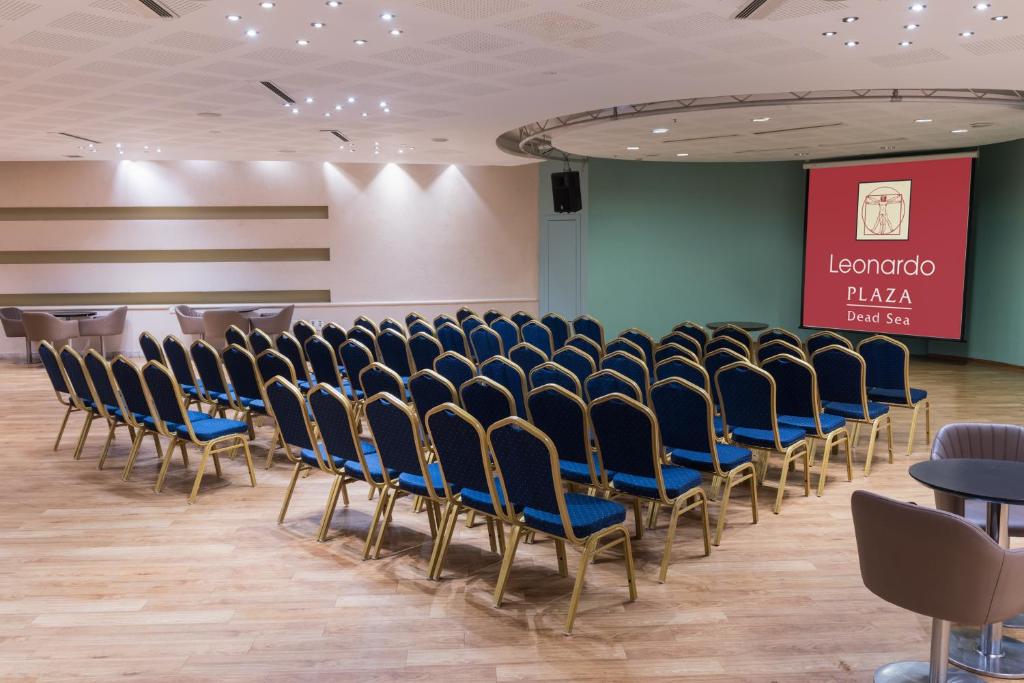 לאונרדו פלאזה