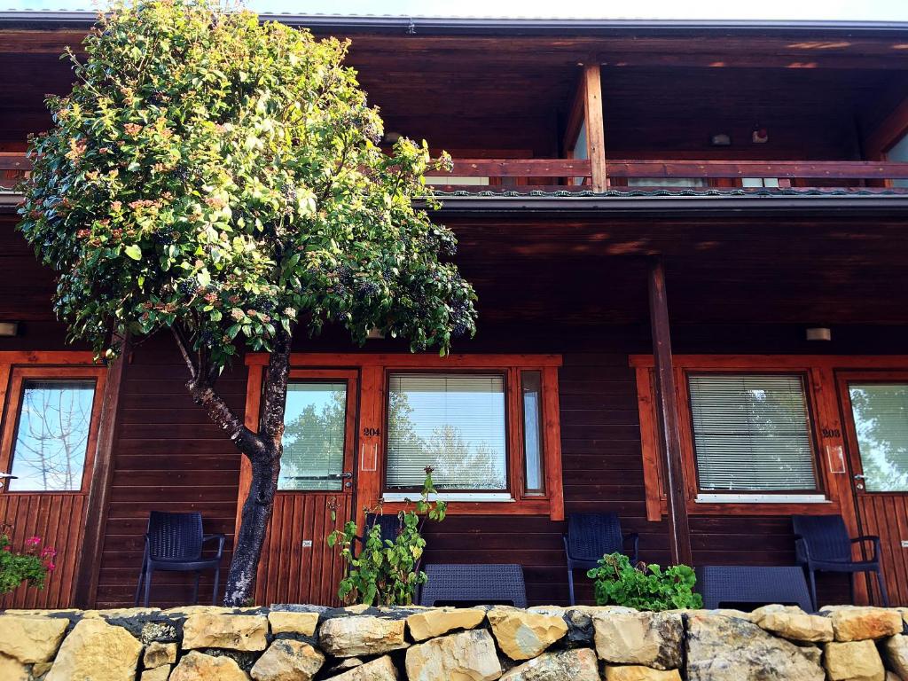 לוגוס יד השמונה