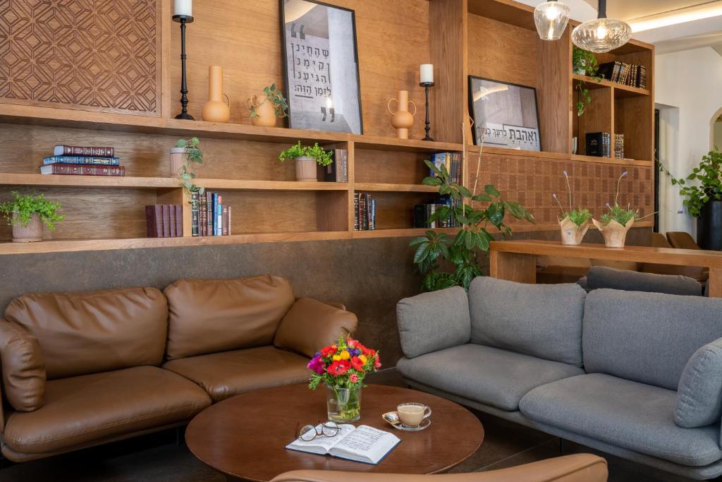 פרימה פאלאס