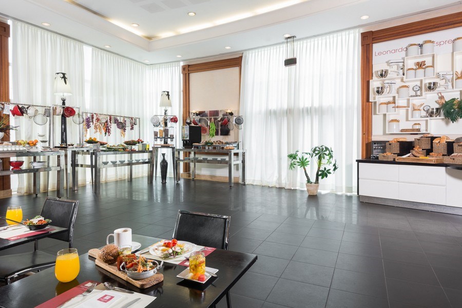 לאונרדו פלאזה