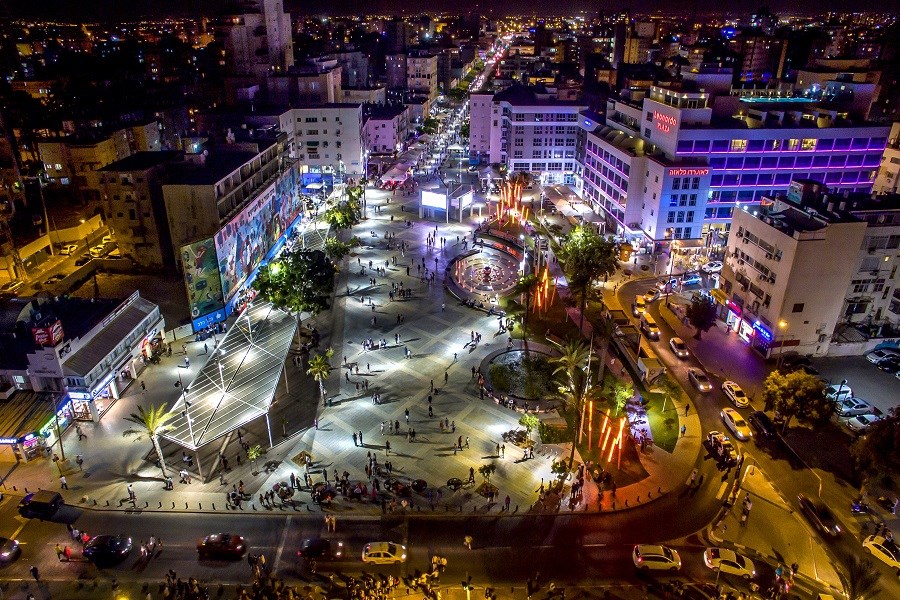 לאונרדו פלאזה