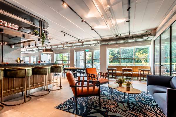 רוקסון אורבן