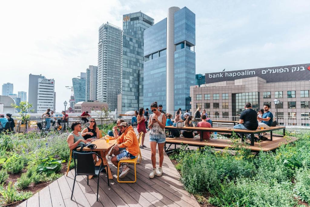 אברהם תל אביב