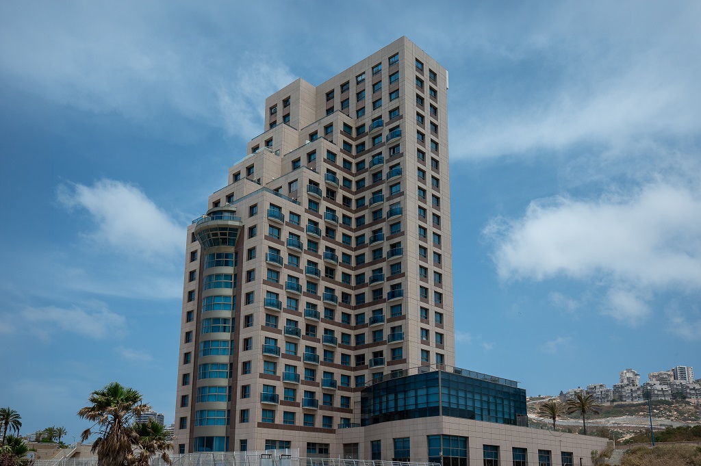 לאונרדו פלאזה