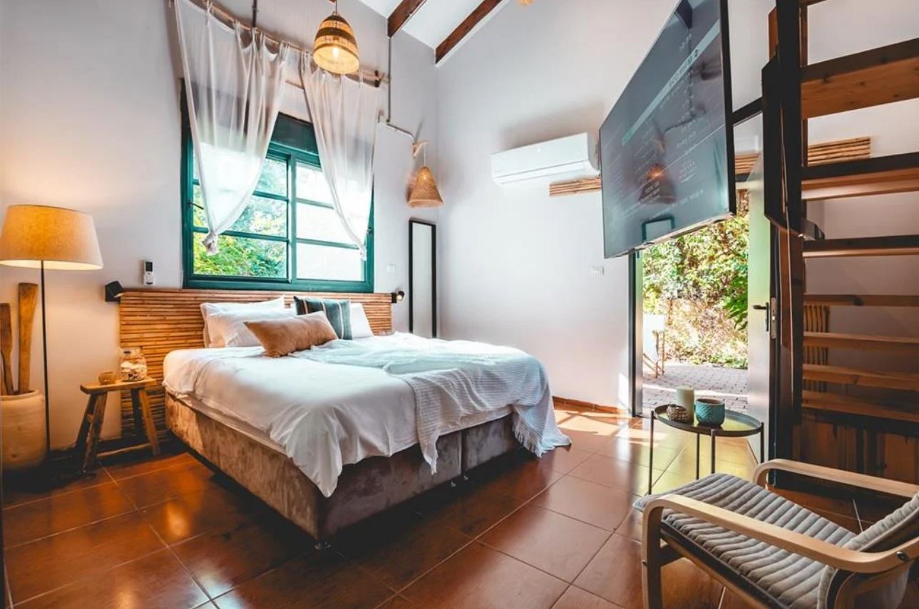 דולפין ויליג