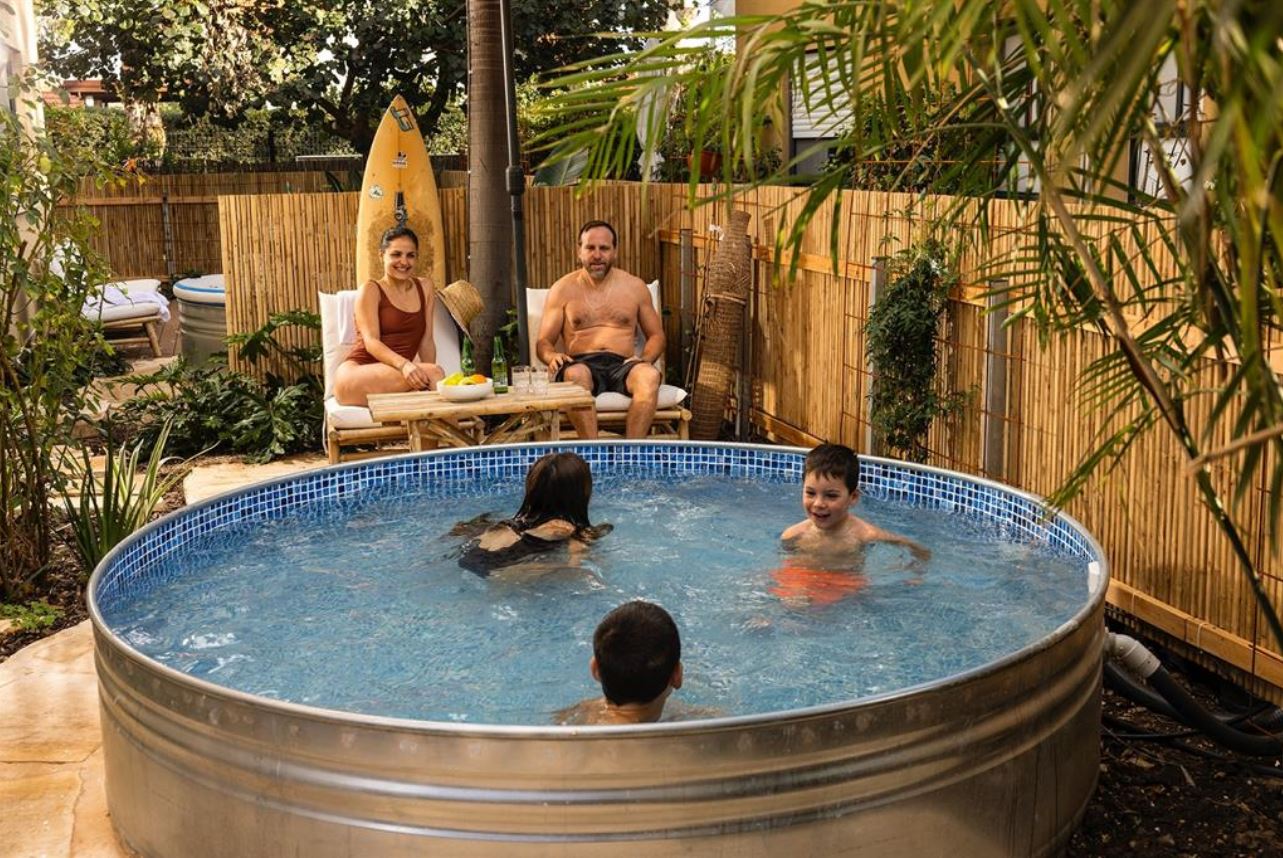 דולפין ויליג