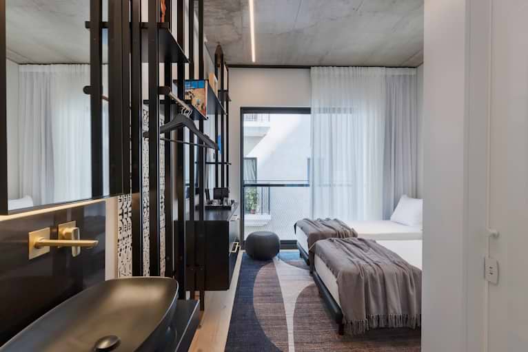 ישרוטל גימנסיה