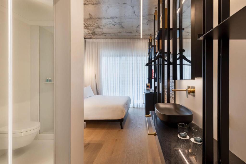 ישרוטל גימנסיה