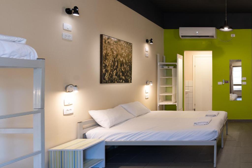 אברהם תל אביב