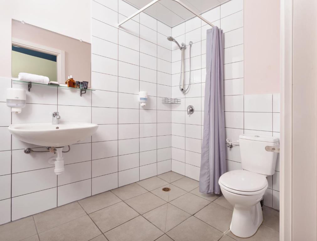 אברהם תל אביב