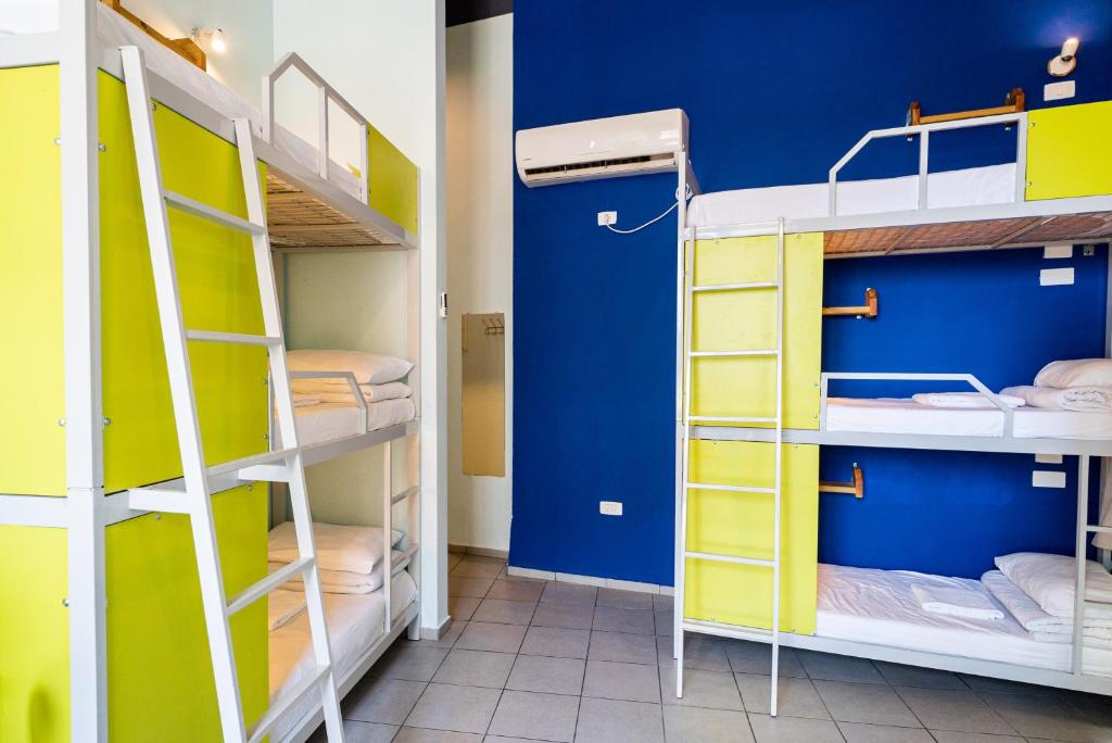 אברהם תל אביב