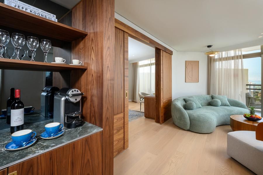 לאונרדו פלאזה