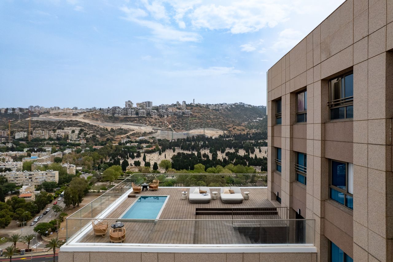 לאונרדו פלאזה