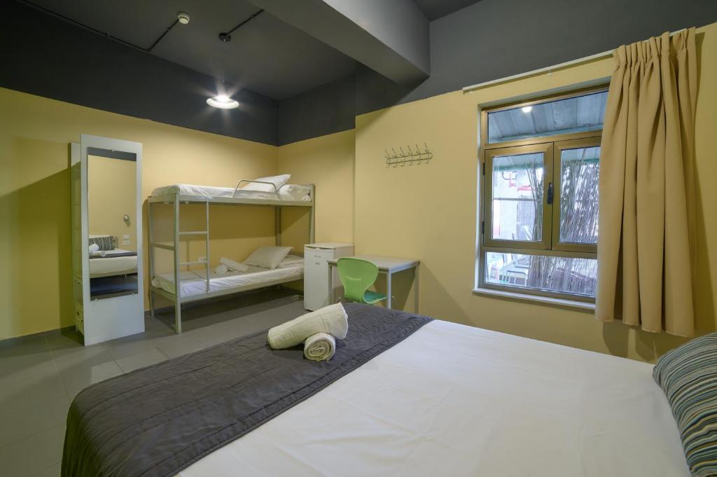 אברהם תל אביב