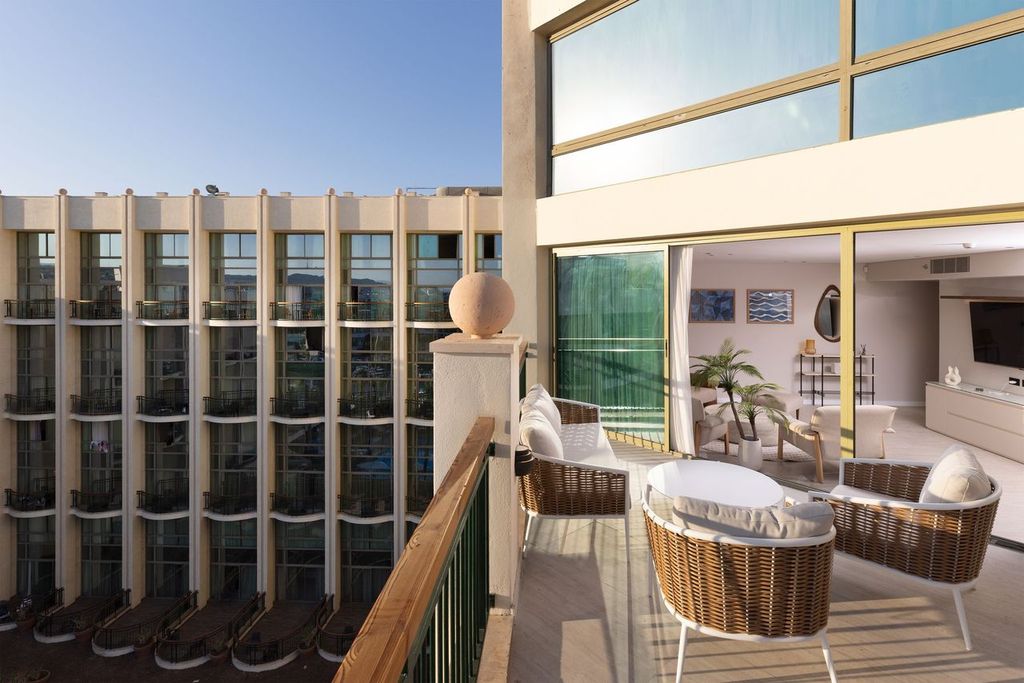 יו מגיק פאלאס