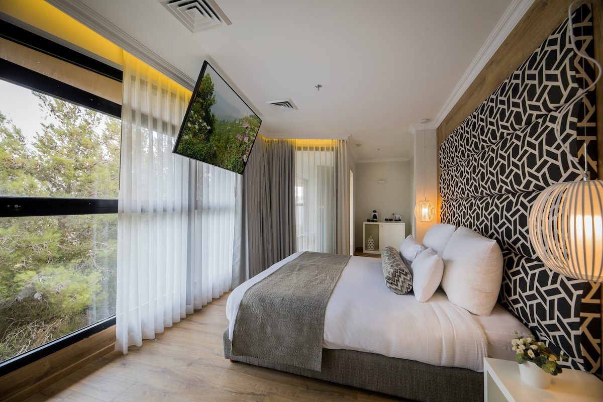 C HOTELS נווה אילן