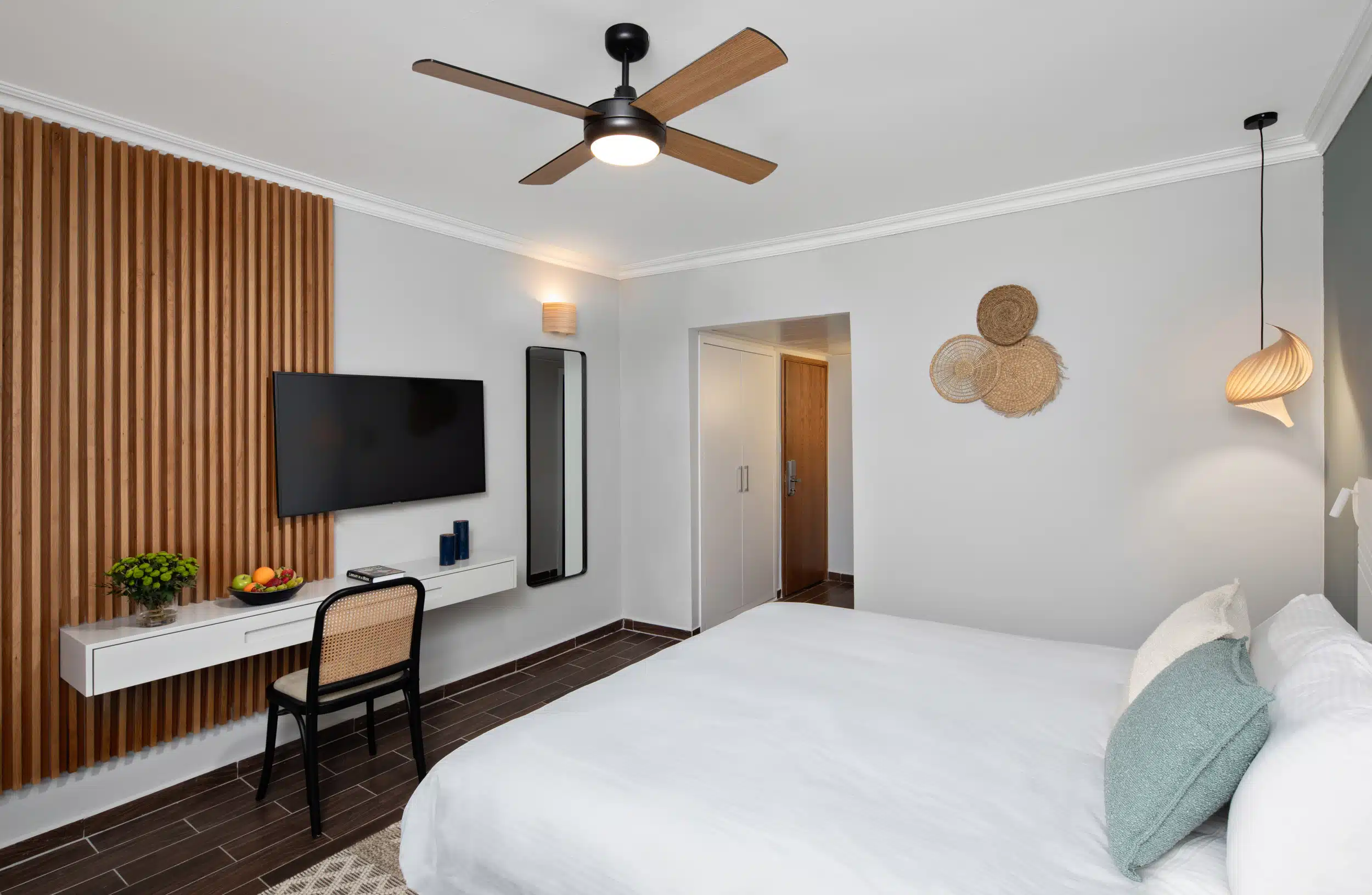 C HOTELS נווה אילן