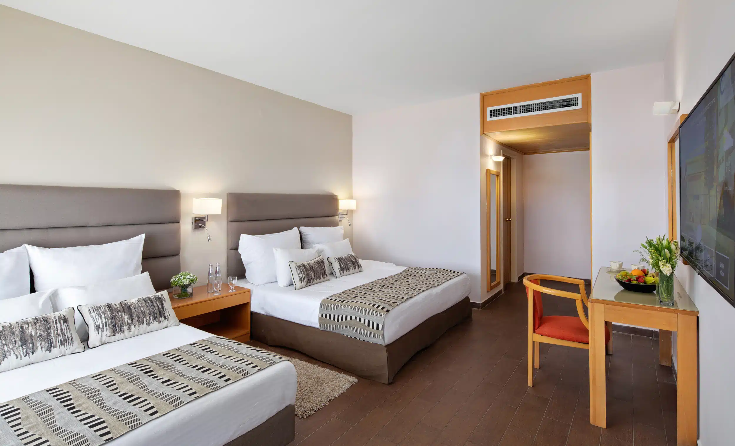 C HOTELS נווה אילן