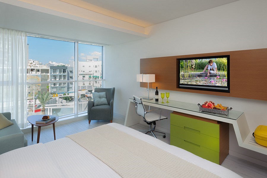 לאונרדו פלאזה