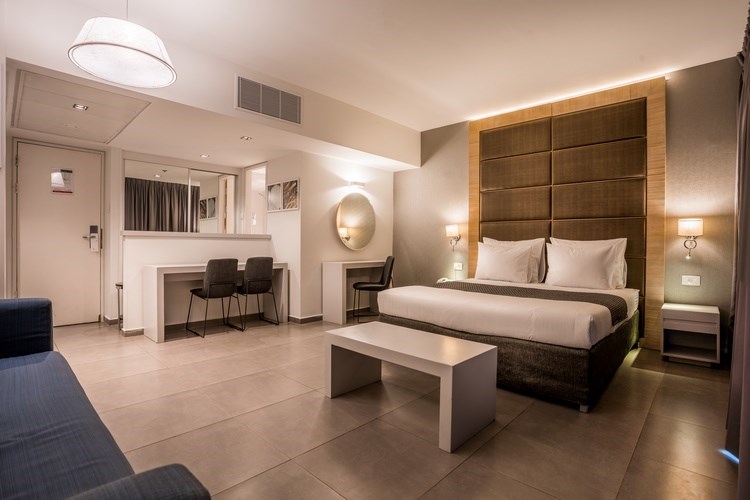 אסטרל נירוונה קלאב