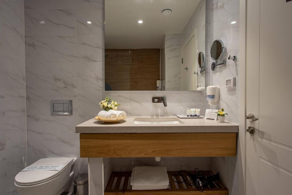 לוגוס יד השמונה