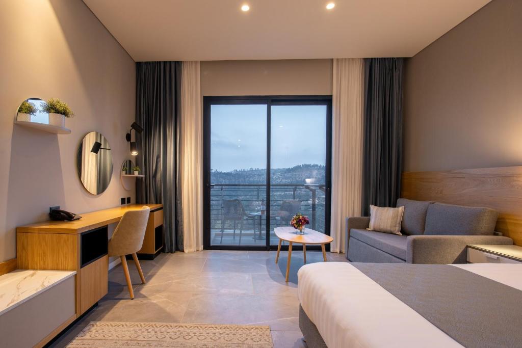 לוגוס יד השמונה