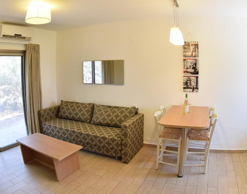 אילות - אירוח כפרי