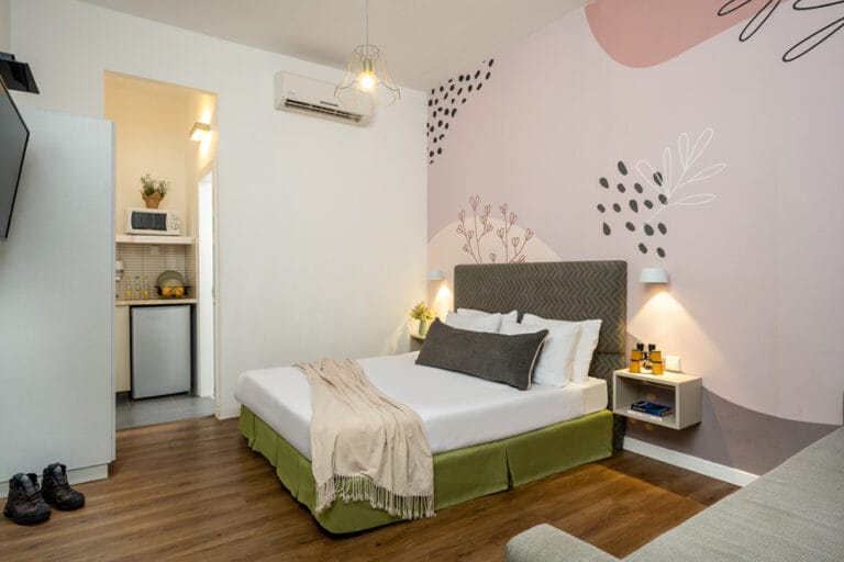 מטיילים איילון