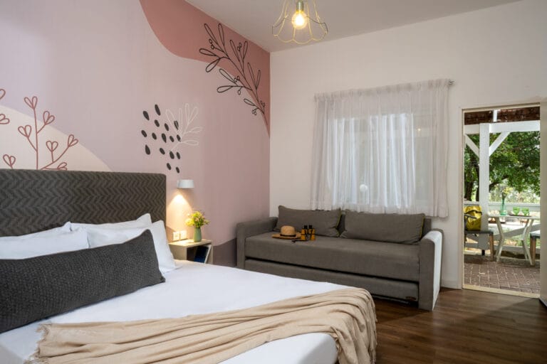 מטיילים איילון