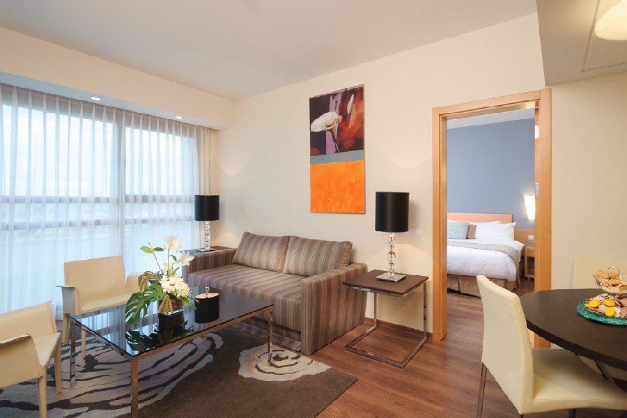 לאונרדו פלאזה