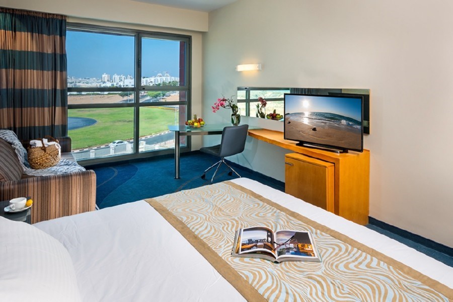 לאונרדו פלאזה