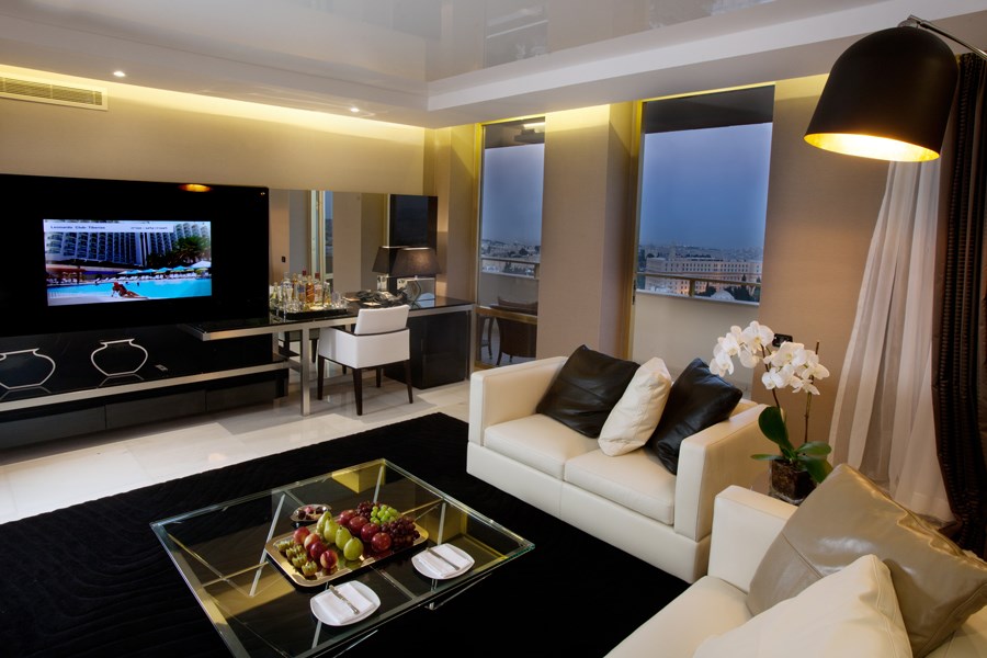 לאונרדו פלאזה