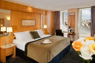 לאונרדו פלאזה