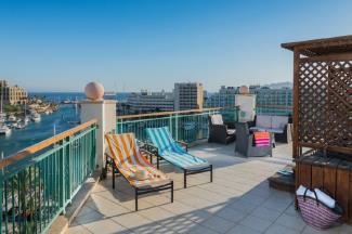 יו מגיק פאלאס