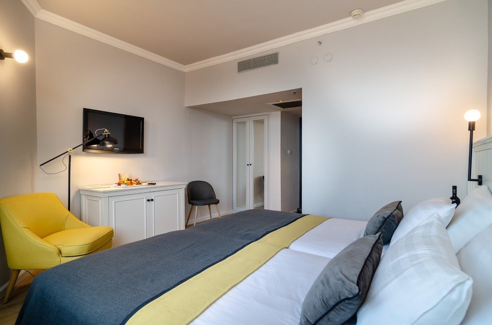 רויאל פלאזה