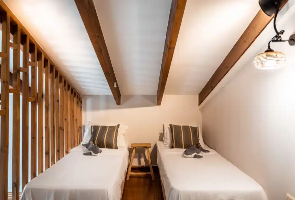 דולפין ויליג