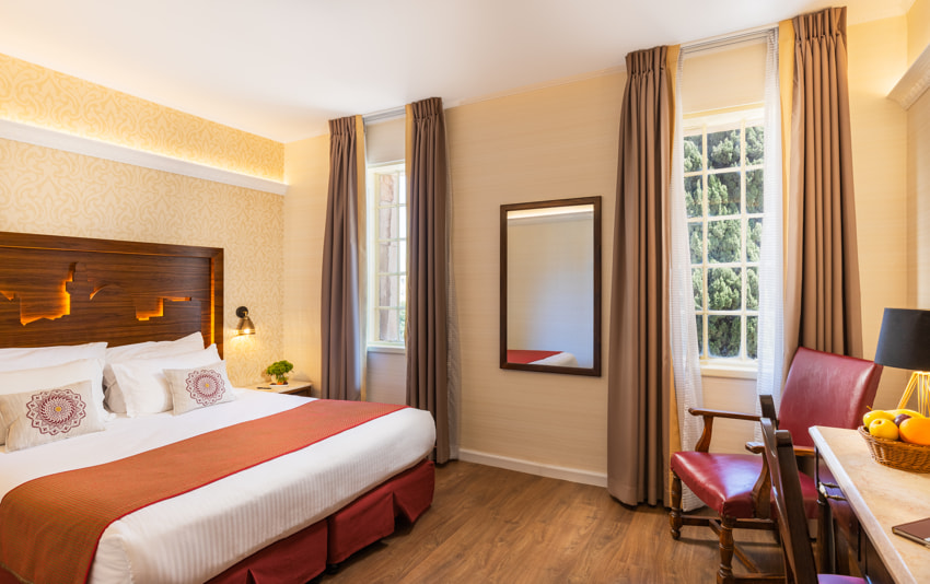 שלוש הקשתות ימקא