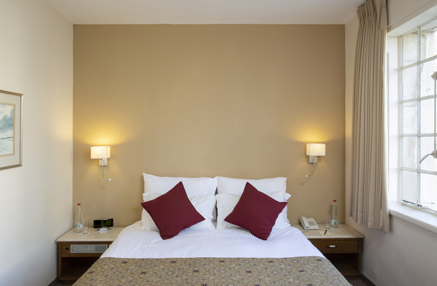 שלוש הקשתות ימקא