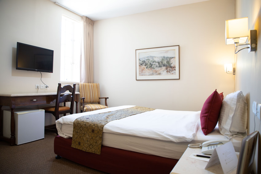 שלוש הקשתות ימקא